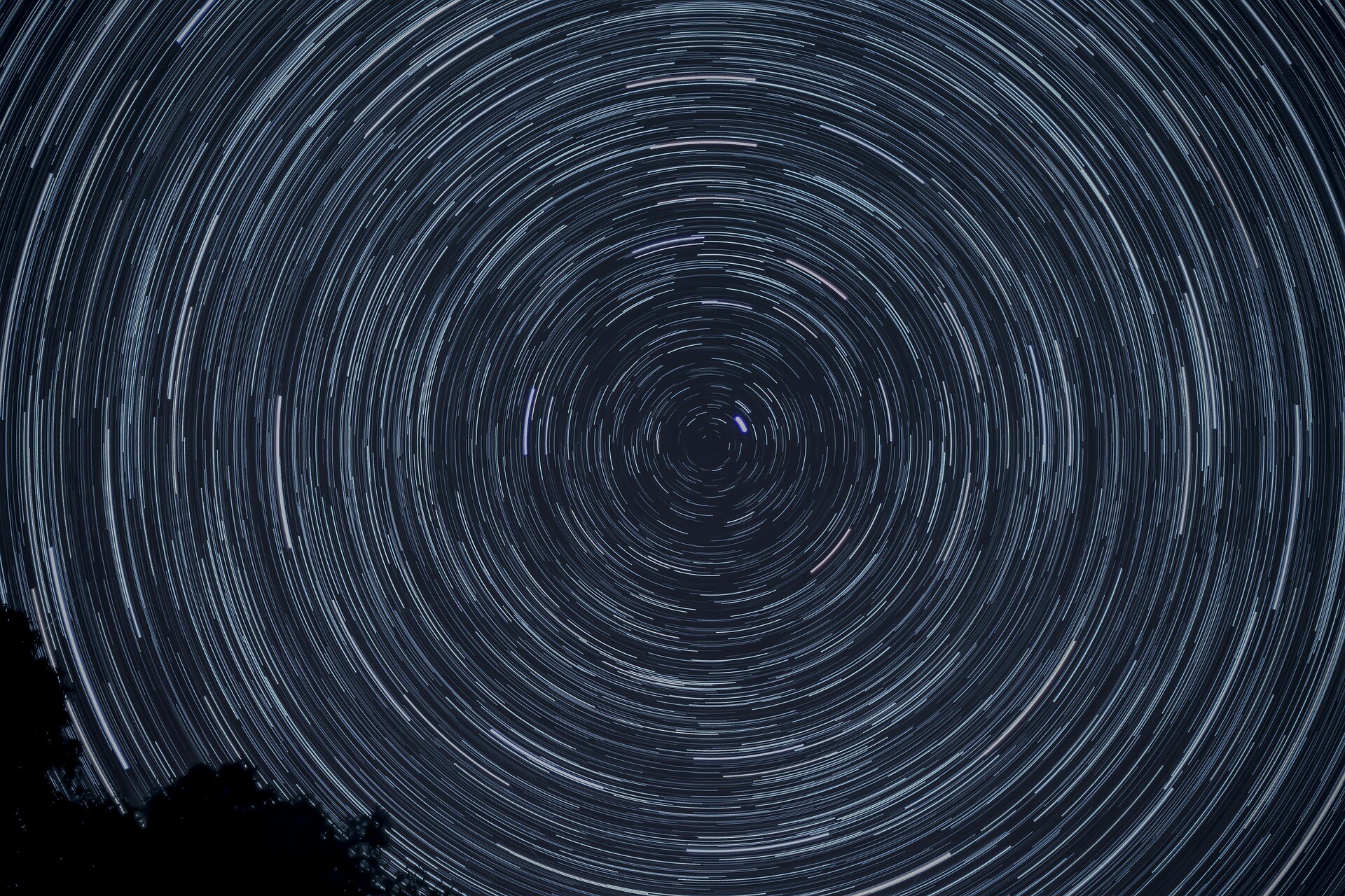 star-trails-1846734_1920 star-trails-1846734_1920
